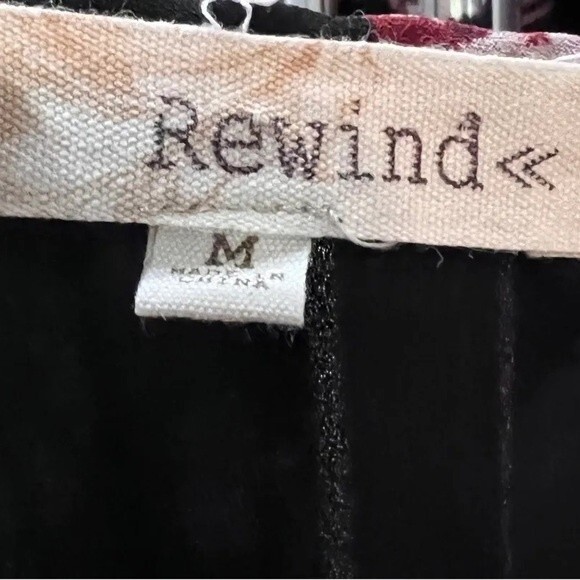 Black floral top with lace detail size medium - Picture 6 of 8